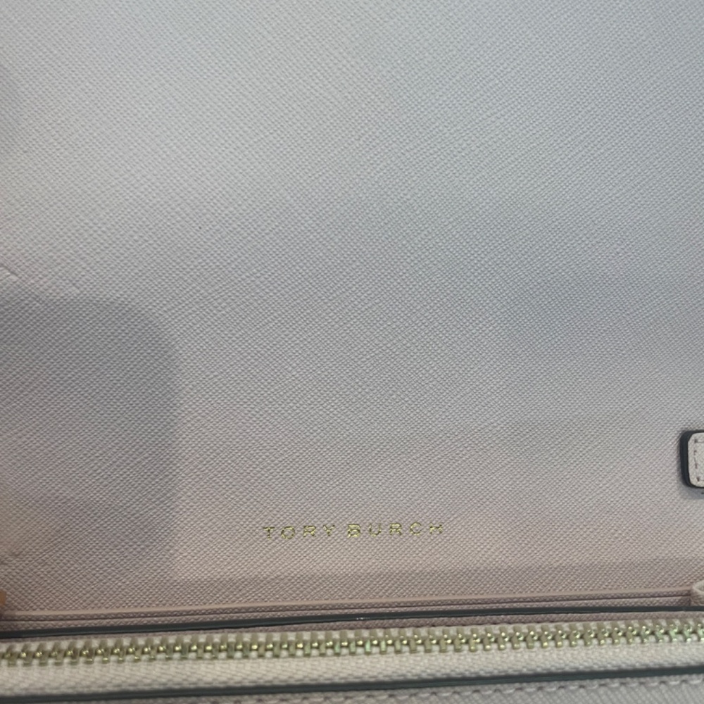 TORY BURCH *USED ONCE* Emerson Chain wallet crossbody in pink & gold hardware - Picture 3 of 12